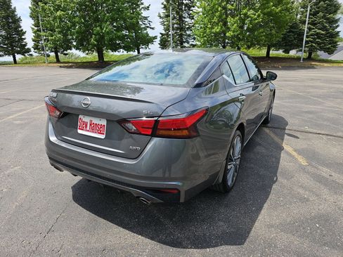 Used 2025 Nissan Altima 2.5 SL AWD/4WD image 6