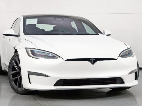 Used 2021 Tesla Model S Plaid image 4