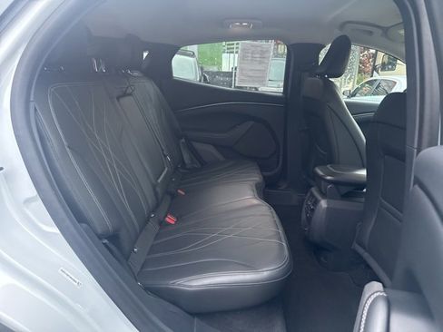 Used 2022 Ford Mustang Mach-E Select image 21
