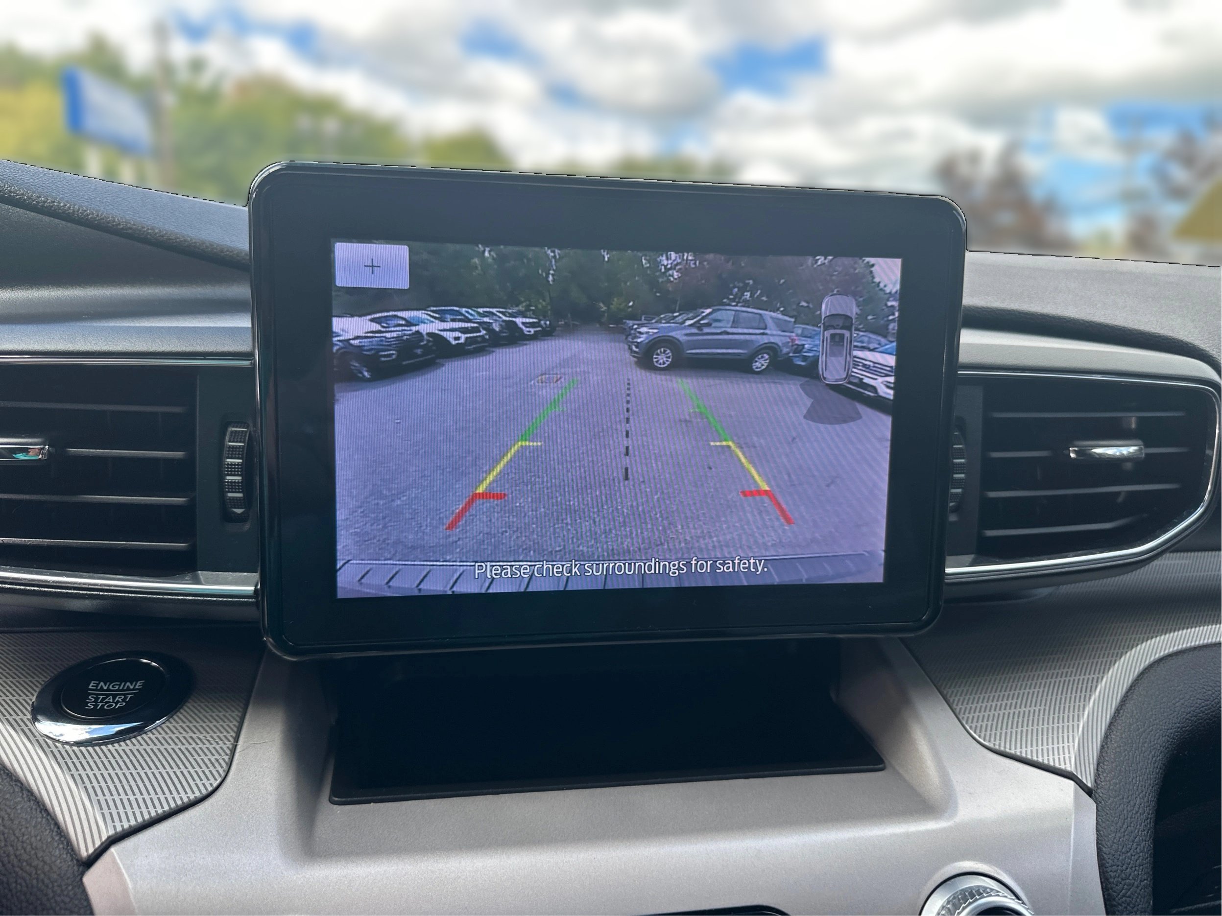 Used 2023 Ford Explorer XLT w/ Equipment Group 202A AWD/4WD image 28