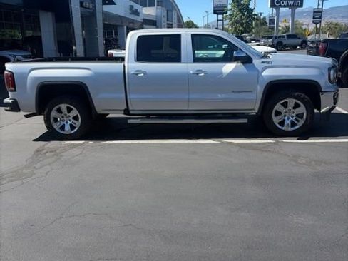 Used 2018 GMC Sierra 1500 SLT AWD/4WD image 4