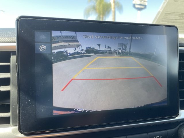 Used 2025 Hyundai Venue SEL FWD image 14