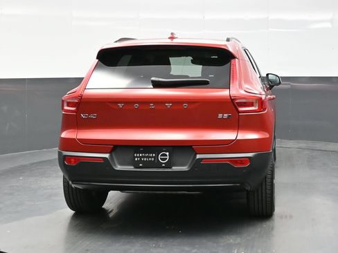 Used 2024 Volvo XC40 B5 Plus w/ Climate Package AWD/4WD image 6