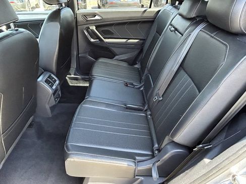 Used 2022 Volkswagen Tiguan SE R-Line FWD image 15