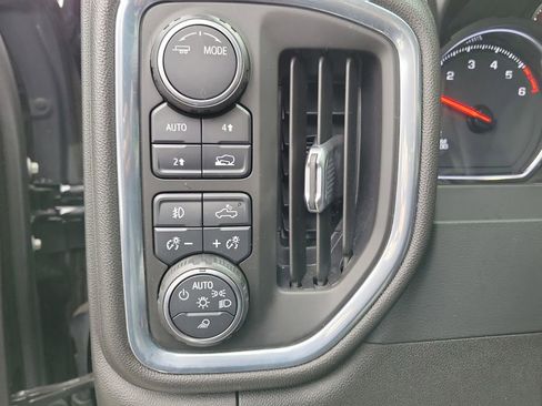 Certified 2021 Chevrolet Silverado 1500 LTZ w/ LTZ Convenience Package II AWD/4WD image 24