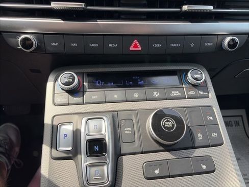 Used 2024 Hyundai Palisade SEL FWD image 23