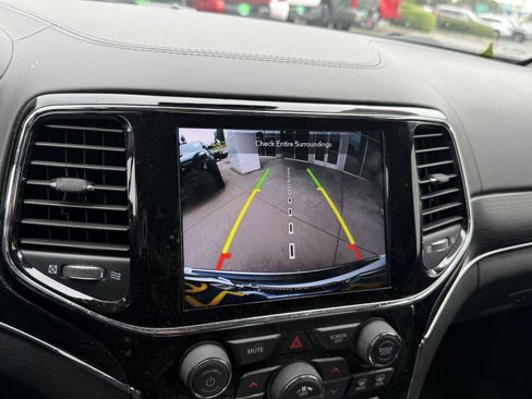 Used 2020 Jeep Grand Cherokee Summit AWD/4WD image 17