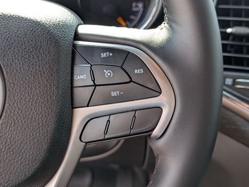 Used 2018 Jeep Grand Cherokee Altitude AWD/4WD image 21