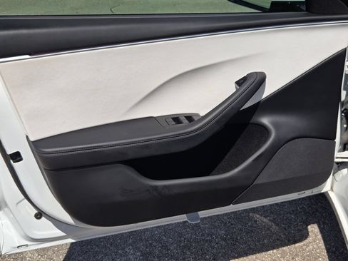 Used 2025 Tesla Model 3 Long Range RWD image 10