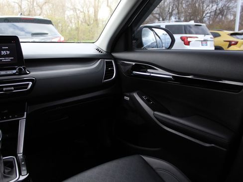 Used 2021 Kia Seltos SX image 11