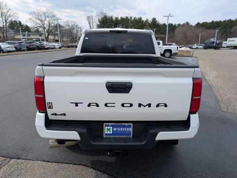 Used 2024 Toyota Tacoma TRD Off-Road AWD/4WD image 4