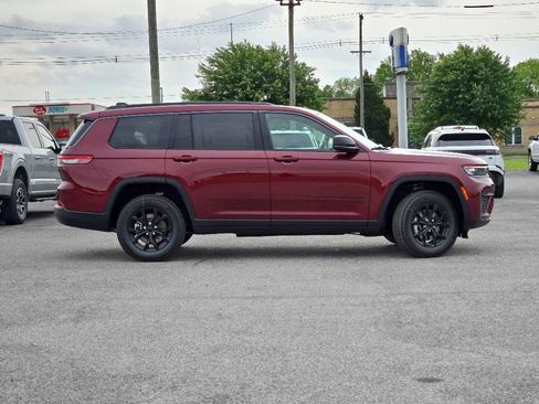 New 2026 Jeep Grand Cherokee L 4WD image 8