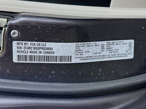 Used 2023 Chrysler Pacifica Touring-L FWD image 31