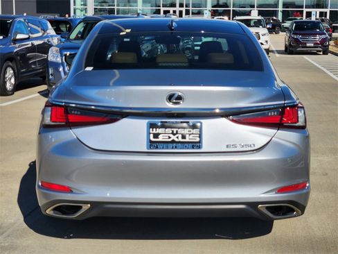 Certified 2023 Lexus ES 350 w/ Premium Package image 6