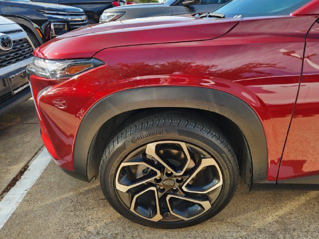 Used 2025 Chevrolet Trax RS w/ Sunroof Package FWD image 7