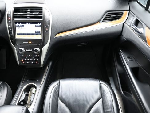 Used 2019 Lincoln MKC Select w/ Select Plus Package FWD image 38