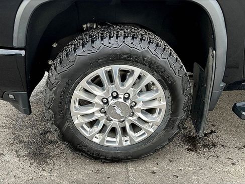 Used 2020 Chevrolet Silverado 3500 High Country w/ Z71 Off-Road Package image 9