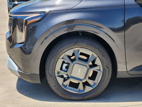 New 2026 Kia Carnival EX FWD image 7