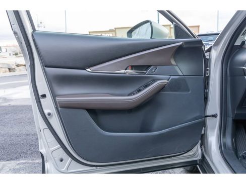 Used 2023 MAZDA CX-30 AWD 2.5 S w/ Premium Package image 18