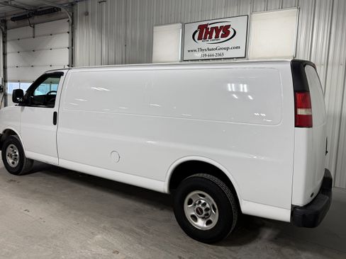 Used 2015 GMC Savana 2500 Extended image 12