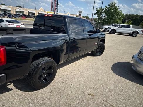 Used 2017 Chevrolet Silverado 1500 LTZ Z71 w/ LTZ Plus Package AWD/4WD image 27