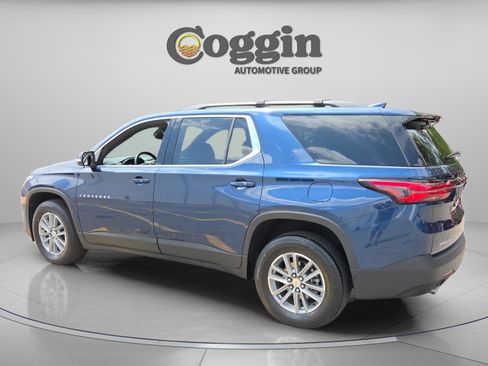 Used 2023 Chevrolet Traverse LT FWD image 3
