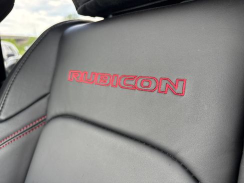Used 2025 Jeep Wrangler Unlimited Rubicon AWD/4WD image 51