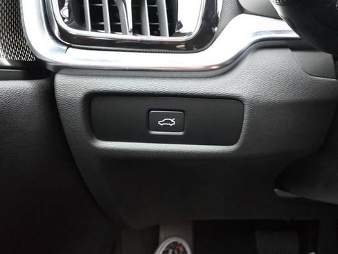 Used 2024 Volvo S60 B5 Plus w/ Climate Package FWD image 28