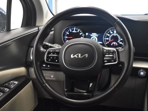 Used 2024 Kia Carnival LX FWD image 20