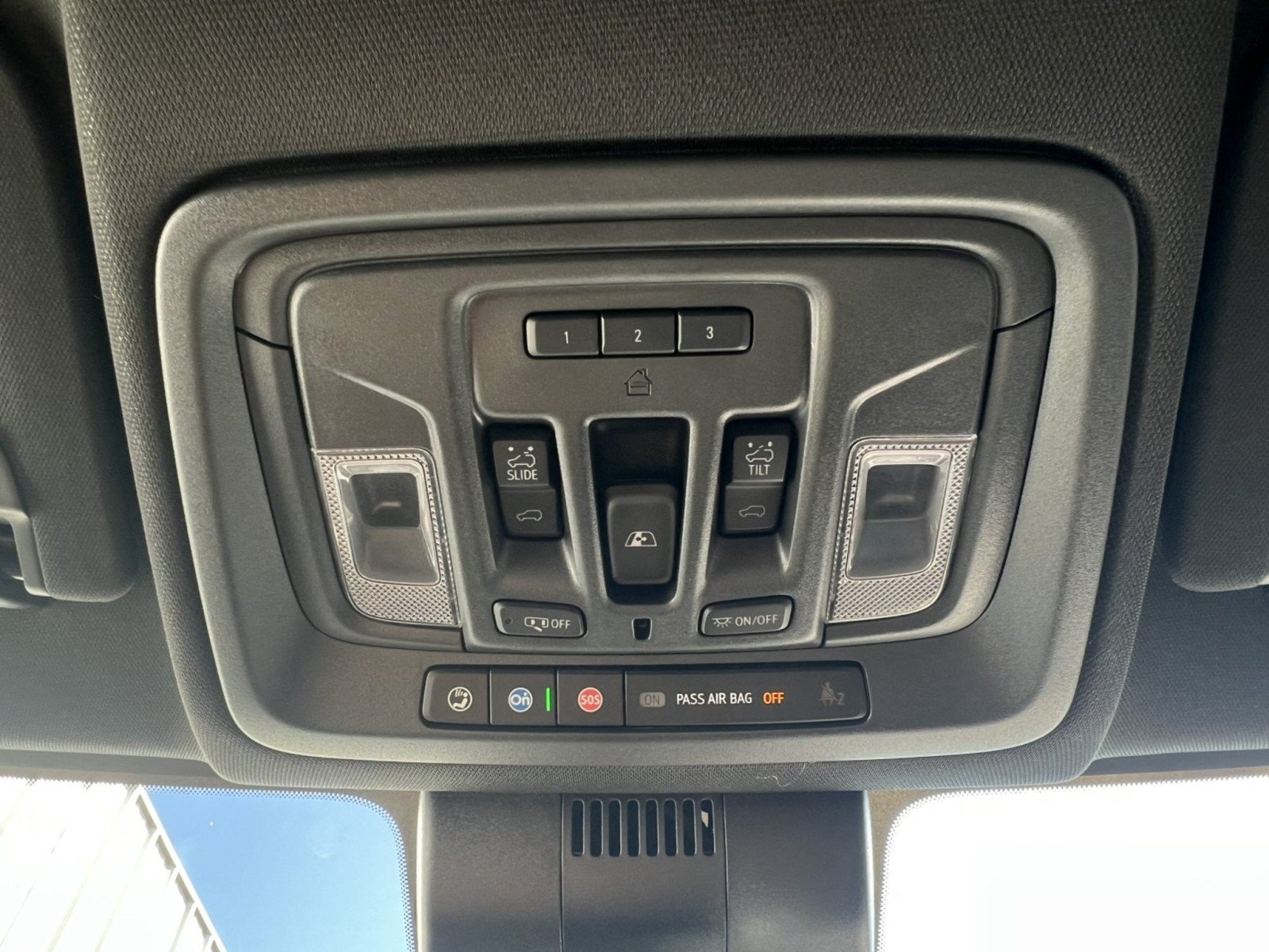 Used 2025 GMC Sierra 3500 AT4 w/ AT4 Premium Plus Package AWD/4WD image 31