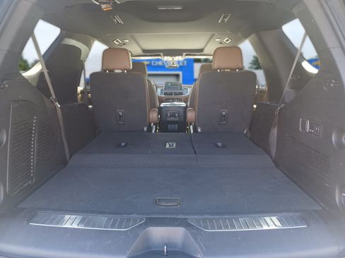 Used 2022 Chevrolet Tahoe High Country w/ Premium Package 2 AWD/4WD image 25
