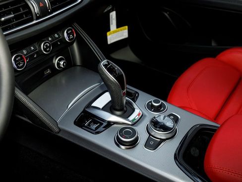 New 2025 Alfa Romeo Stelvio Sprint image 19