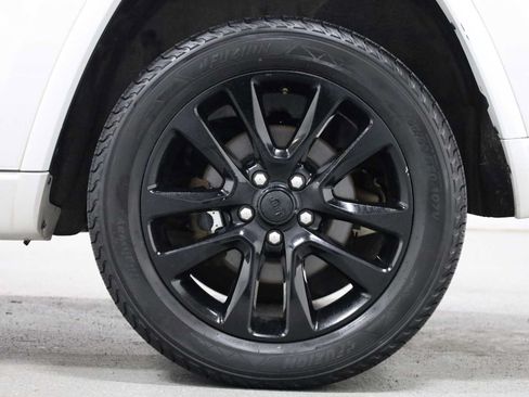 Used 2018 Jeep Grand Cherokee Altitude AWD/4WD image 36