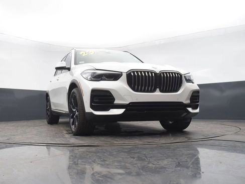 Used 2023 BMW X5 xDrive40i w/ Premium Package image 47