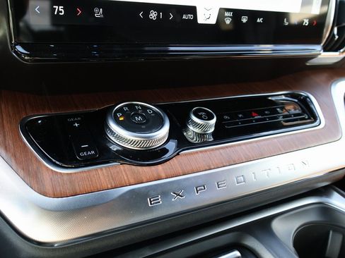 New 2025 Ford Expedition King Ranch image 40