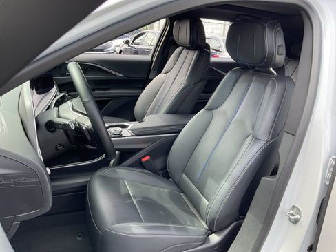 Used 2024 Cadillac Lyriq Luxury RWD image 18