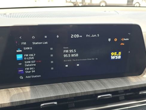Used 2025 Kia Telluride EX w/ EX Captain's Chair Package FWD image 34