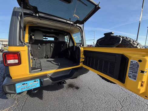 Used 2018 Jeep Wrangler Unlimited Sport S image 19