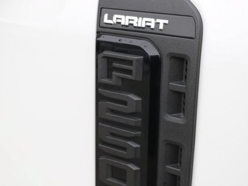 Used 2023 Ford F250 Lariat w/ Lariat Ultimate Package AWD/4WD image 11