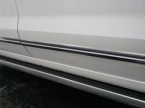Used 2024 Chevrolet Silverado 1500 High Country w/ High Country Premium Package AWD/4WD image 19