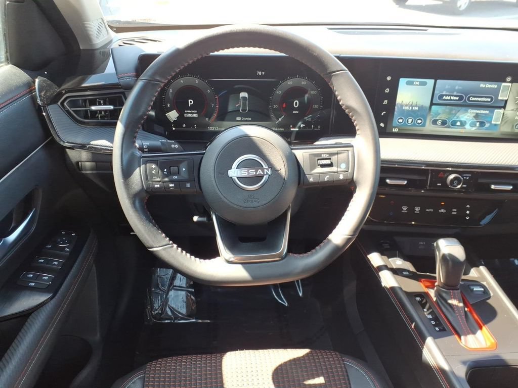 Used 2025 Nissan Kicks SR AWD/4WD image 15