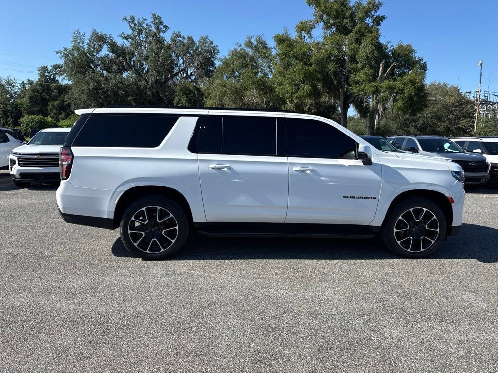 Used 2024 Chevrolet Suburban RST w/ Luxury Package RWD image 3