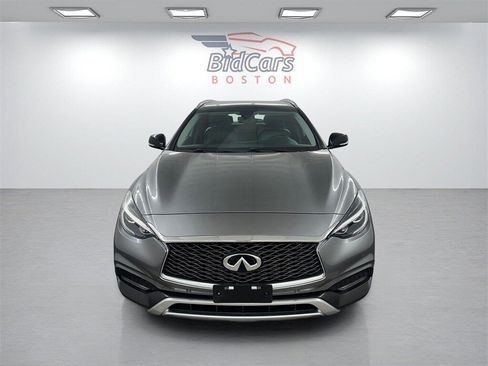 Used 2017 INFINITI QX30 Premium w/ Navigation Package image 2