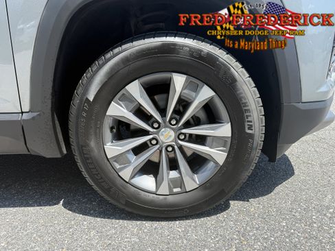 Used 2025 Chevrolet Equinox LT AWD/4WD image 10