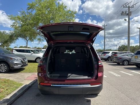 Used 2024 Jeep Grand Cherokee L Laredo RWD image 18