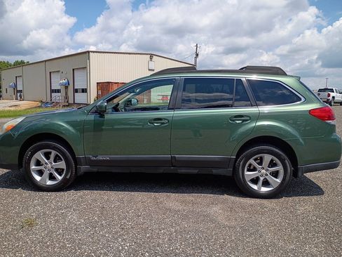 Used 2013 Subaru Outback 2.5i Premium AWD/4WD image 8