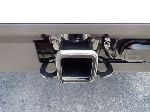 Used 2025 Ford Expedition Active AWD/4WD image 6