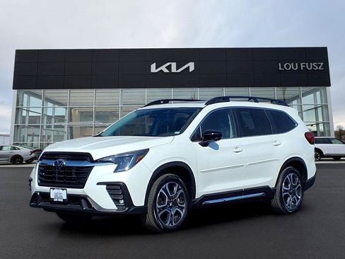 Used 2025 Subaru Ascent Limited AWD/4WD image 1