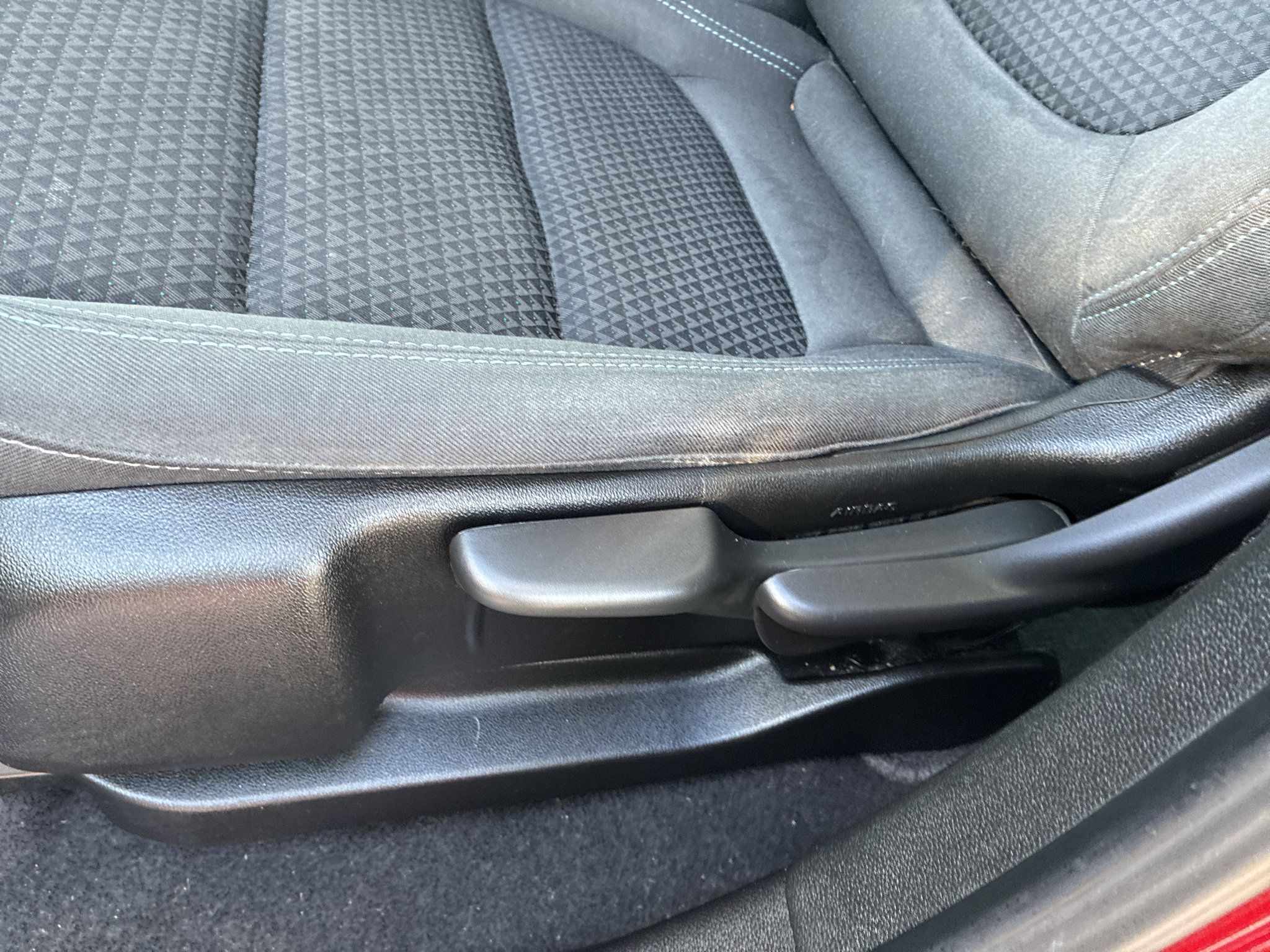 Used 2022 Chevrolet Bolt EUV LT FWD image 19