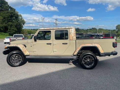 Used 2020 Jeep Gladiator Overland AWD/4WD image 18